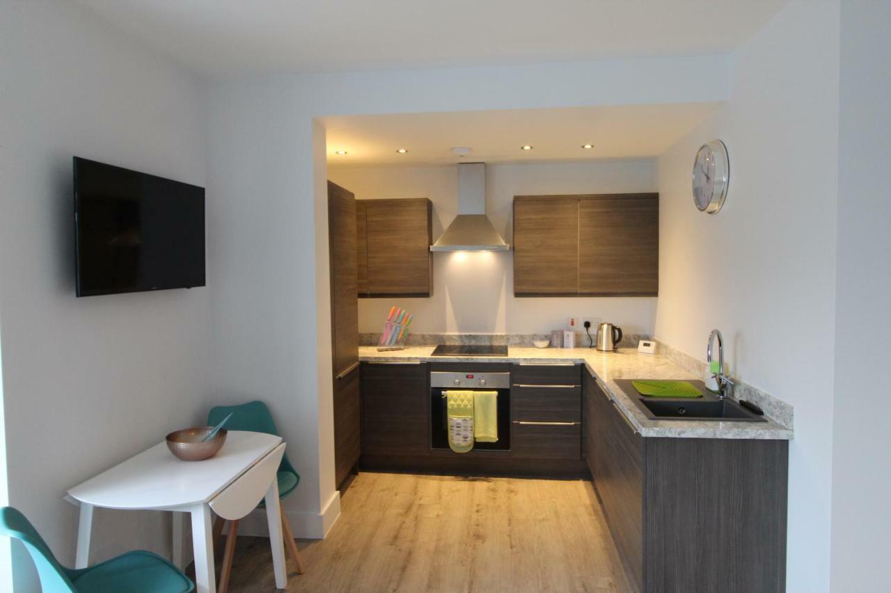 2 Serviced Apartments In Childwall-South Liverpool - Each Apartment Sleeps 6 Экстерьер фото