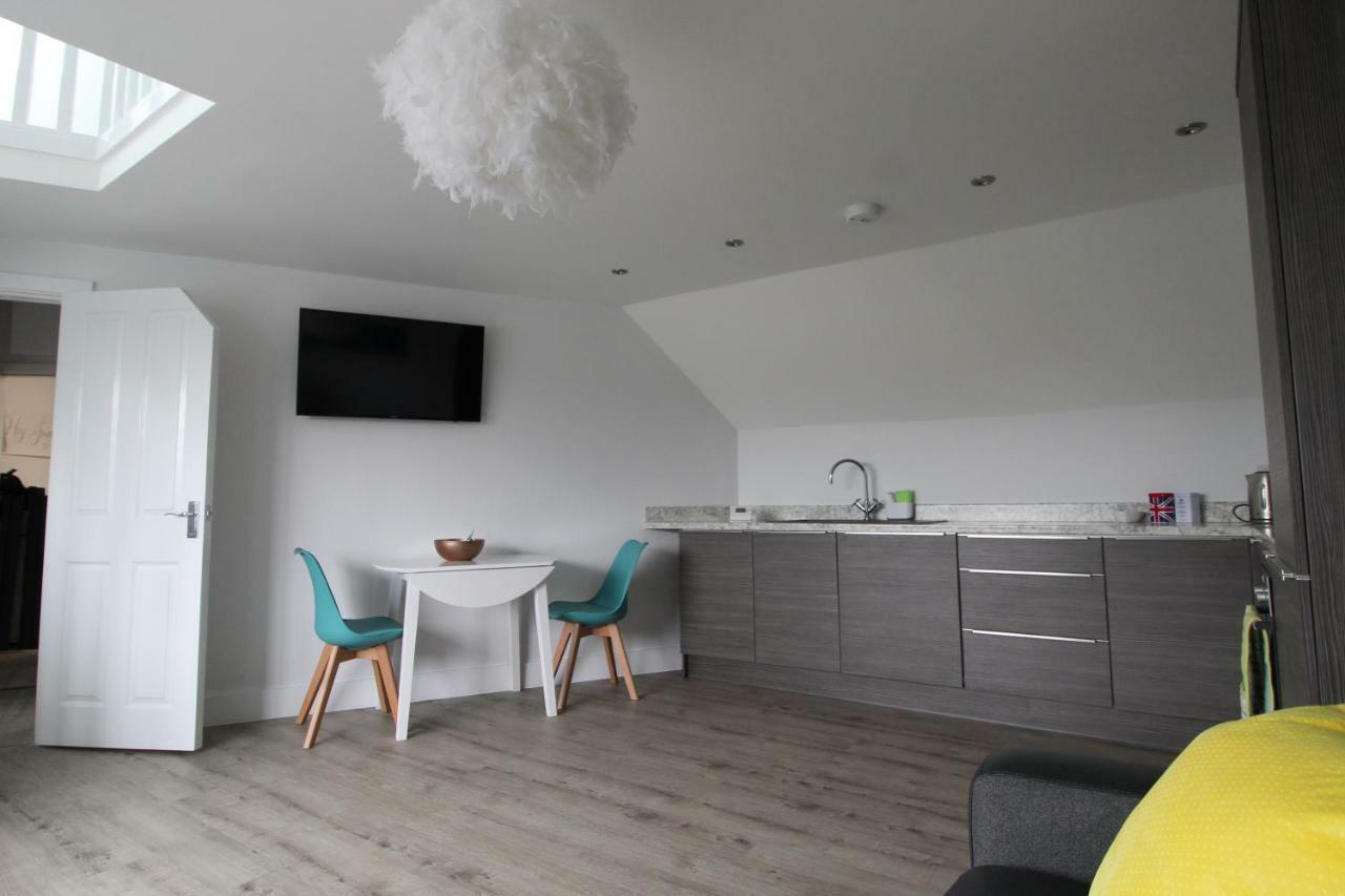 2 Serviced Apartments In Childwall-South Liverpool - Each Apartment Sleeps 6 Экстерьер фото