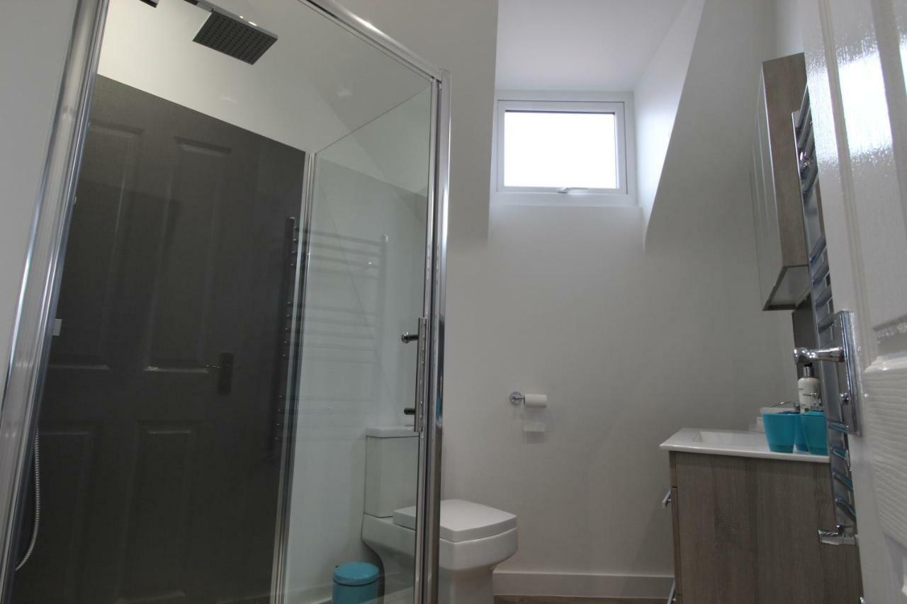 2 Serviced Apartments In Childwall-South Liverpool - Each Apartment Sleeps 6 Экстерьер фото