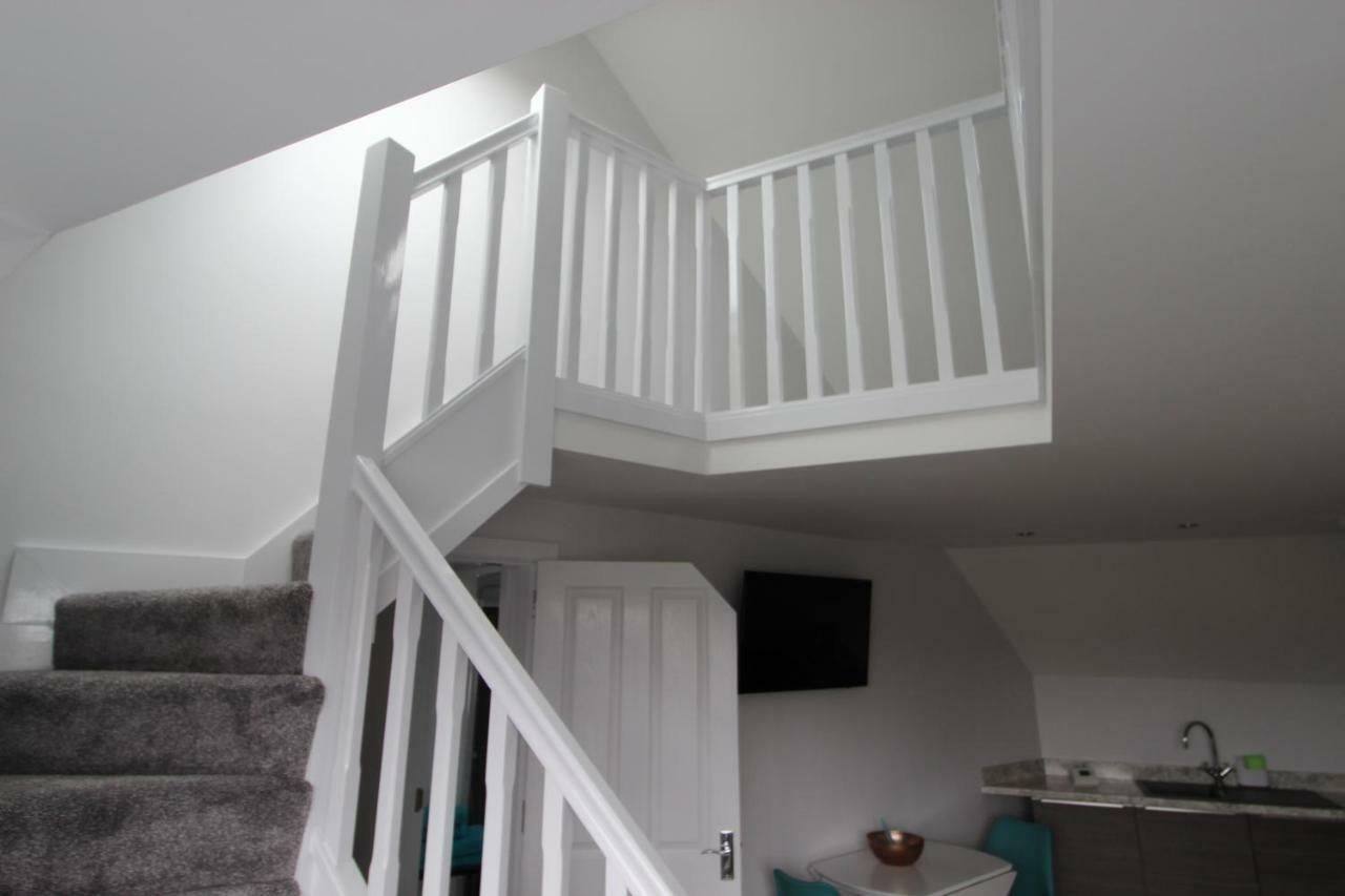 2 Serviced Apartments In Childwall-South Liverpool - Each Apartment Sleeps 6 Экстерьер фото