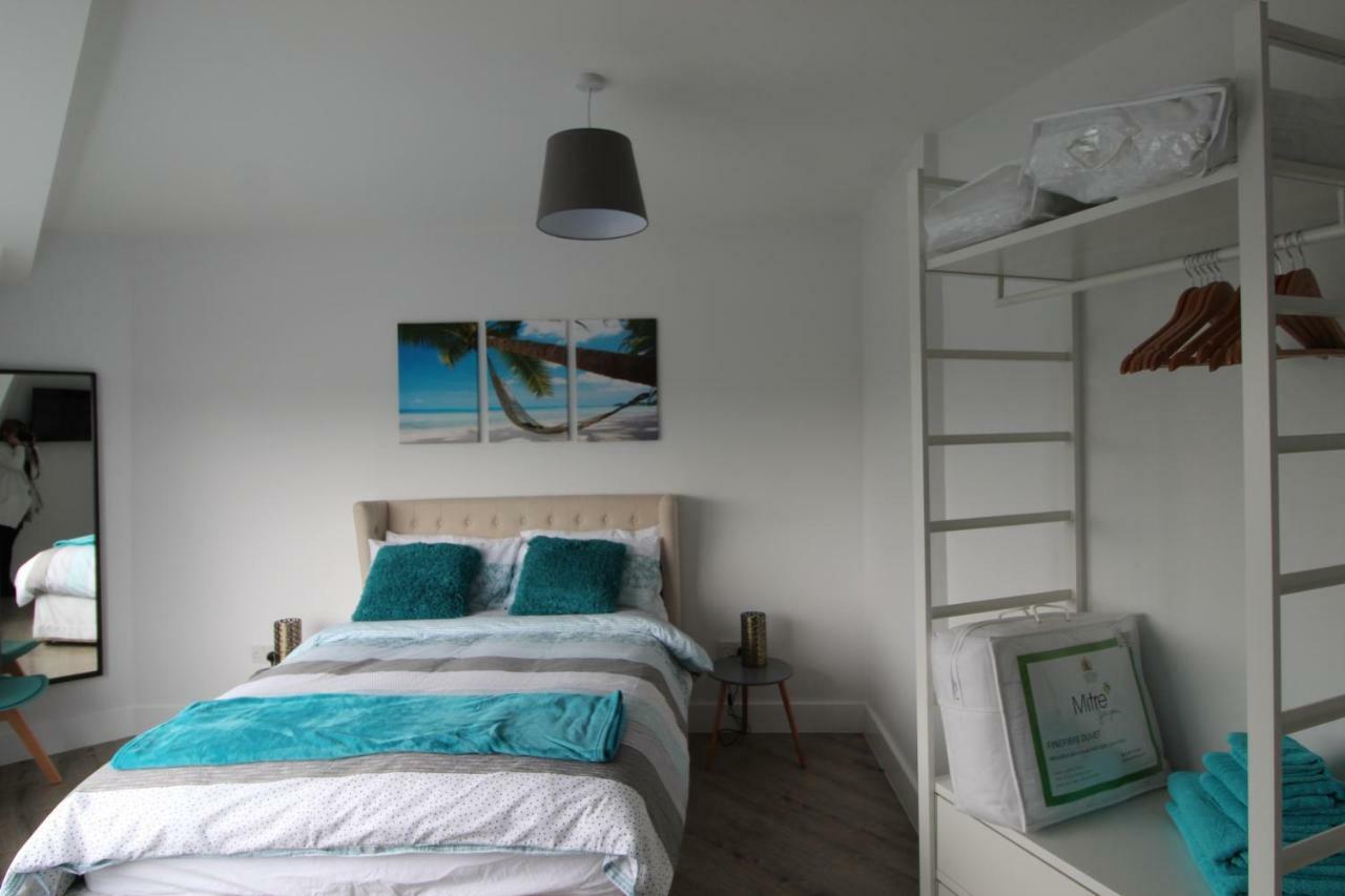 2 Serviced Apartments In Childwall-South Liverpool - Each Apartment Sleeps 6 Экстерьер фото