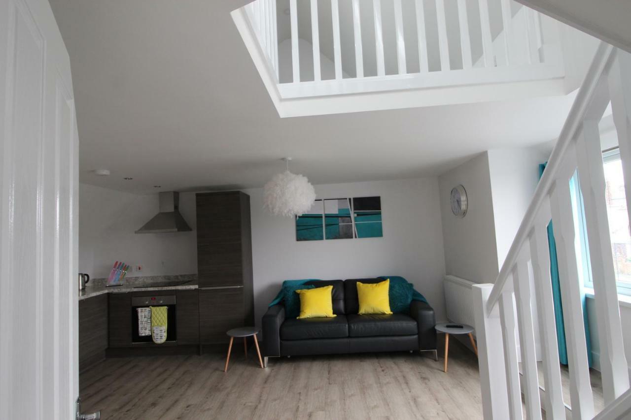 2 Serviced Apartments In Childwall-South Liverpool - Each Apartment Sleeps 6 Экстерьер фото